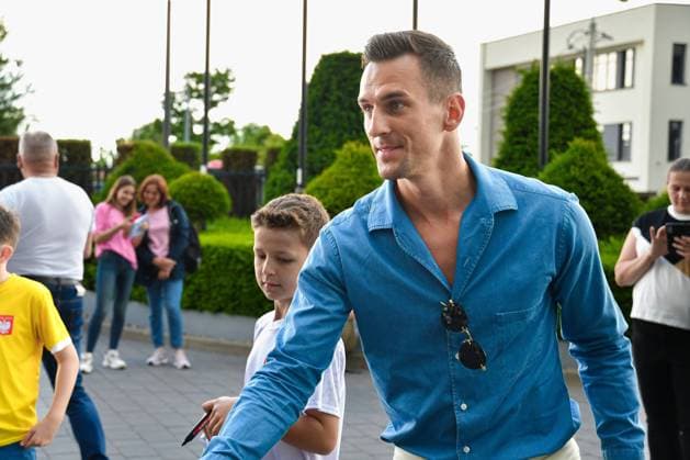 2024.06.02 Warszawa pilka nozna reprezentacja Polski Przyjazd reprezentacji Polski N z Arkadiusz Milik Foto Pawel Bejnarowicz PressFocus 2024.06.02 Warszawa Football - Polish national team, Nationalteam Przyjazd reprezentacji Polski Arkadiusz Milik Credit: Pawel Bejnarowicz PressFocus NEWSPIX.PL --- Newspix.pl  20240602PB1343