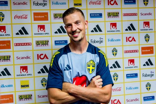 240602 Simon Olsson of Sweden after a training session on June 2, 2024 in Malmö. Photo: Christian Örnberg BILDBYRAN COP 166 CO0420 fotboll football soccer fotball landskamp träning practice training sverige sweden sverige a bbeng Copyright: CHRISTIANxÖRNBERG BB240602CO043
