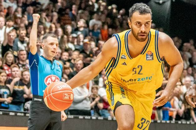 Chemnitz, Deutschland 02. Juni 2024: 1.BBL - Playoff - 3.Spiel - 2023 2024 - Niners Chemnitz vs. Alba Berlin Im Bild: Johannes Thiemann (Berlin) Copyright: xFotostandx xNachtigallx