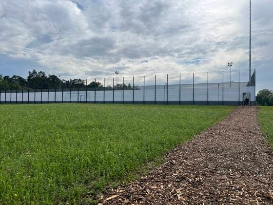 Umzäunter Trainingslatz am Home Ground - Herzo Base 02.06.2024: Training Deutschland, Home Ground. World of Adidas, Herzogenaurach