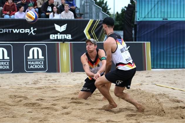Beachvolleyball, King of the Court in Hamburg: Nils Ehlers (l.) und Clemens Wickler (r.)
