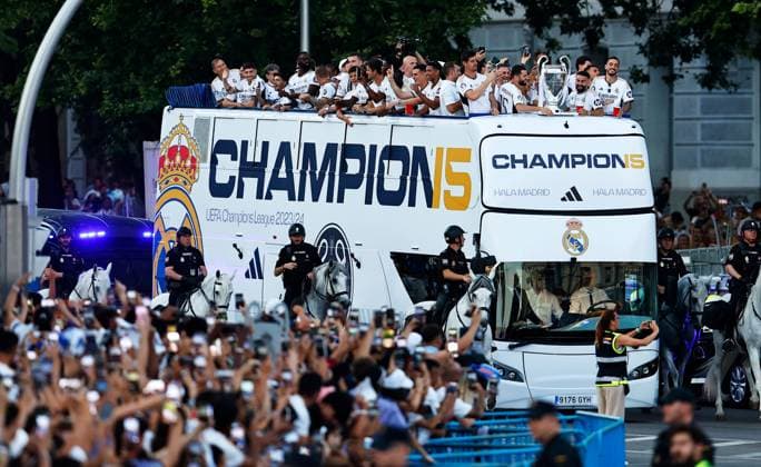 The Real Madrid players drive through the crowd on an open top bus with the Champions League trophy Real Madrid Celebrate Winning the UEFA Champions League, Madrid, Spain 02 Jun 2024  Copyright: xRubenxAlbarran Shutterstockx 14516799ac