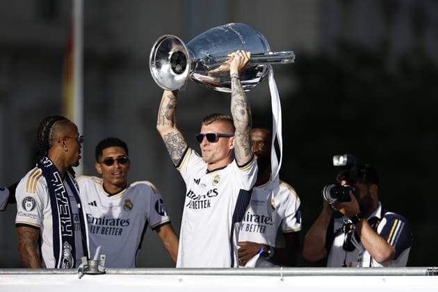 Sport Themen der Woche KW22 Sport Bilder des Tages Toni Kroos of Real Madrid with the Champions League trophy Real Madrid Celebrate Winning the UEFA Champions League, Madrid, Spain 02 Jun 2024  Copyright: xRubenxAlbarran Shutterstockx 14516799bx