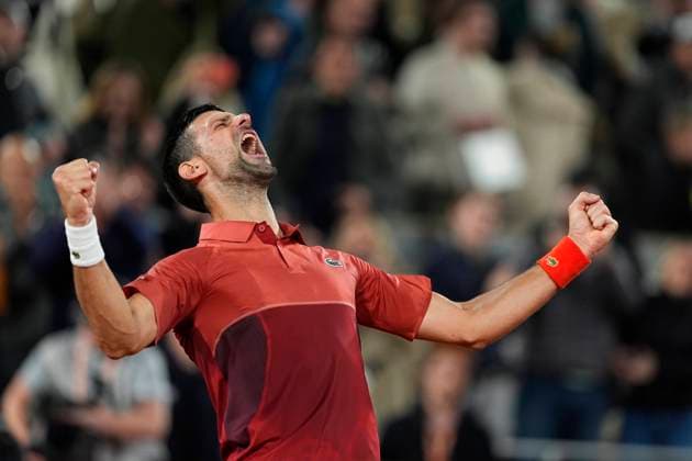 Bilder des Jahres 2024, Sport 06 Juni Sport Themen der Woche KW22 Sport Bilder des Tages PARIS, FRANCE - JUNE 2: Novak Djokovic of Serbia reacts after winning in 5 sets the round of 8 of match between Novak Djokovic vs Lorenzo Musetti at Roland Garros Stadium on June 2, 2024 in Paris, France. (Photo by Glenn Gervot Icon Sportswire) TENNIS: JUN 01 Roland-Garros EDITORIAL USE ONLY Icon20240602276152024