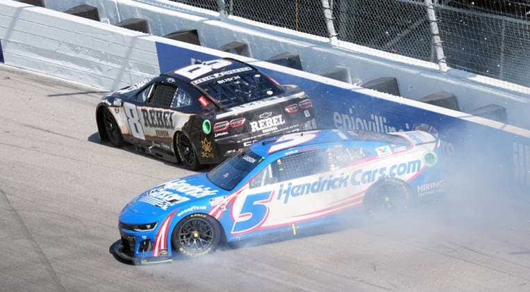 Sport Themen der Woche KW22 Sport Bilder des Tages NASCAR, Motorsport, USA drivers Tyler Reddick (5) and Kyle Bush (8) collide with the wall in turn one during the World Wide Technology Raceway Enjoy Illinois 300 in Madison, Illinois on Sunday, June 2, 2024.  SLP2024060218 BILLxGREENBLATT