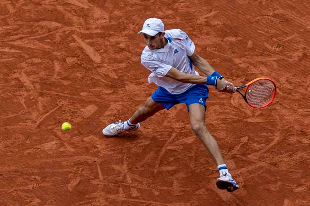 2024 French Open - Day 8 Matteo Arnaldi is returning the ball against Stefanos Tsitsipas during the Roland Garros Grand Slam Tournament - Day 08 in Paris, France, on June 02, 2024. Paris France  Copyright: xRobertxSzaniszlox originalFilename:szaniszlo-notitle240602_np91s.jpg