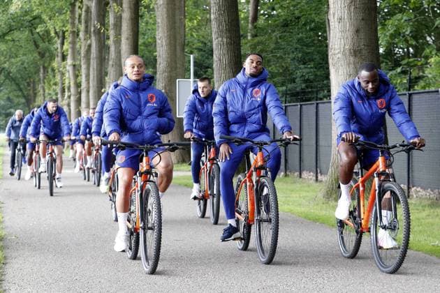 ZEIST - Xavi Simons, Ryan Gravenberch, Lutsharel Geertruida during a training session of the Dutch national team, Nationalteam at the KNVB Campus on June 3, 2024 in Zeist, the Netherlands. The Dutch national team is preparing for the European Football Championship in Germany. ANP JEROEN PUTMANS UEFA EURO, EM, Europameisterschaft,Fussball 2024 Germany 2024 xVIxANPxSportx xxANPxIVx 500228853 originalFilename: 500228853.jpg