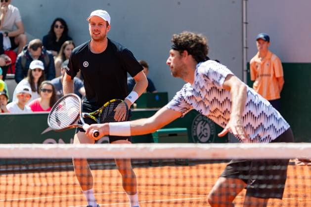 2024-06-03 2024 French Open Day 9 PARIS, FRANCE - JUNE 3: Botic van de Zandschulp of the Netherlands and Robin Haase of the Netherlands during Day 9 of the 2024 French Open at Roland Garros on June 3, 2024 in Paris, France. (Photo by Marleen Fouchier BSR Agency) Paris France Content not available for redistribution in The Netherlands directly or indirectly through any third parties. Copyright: xBSRxAgencyx