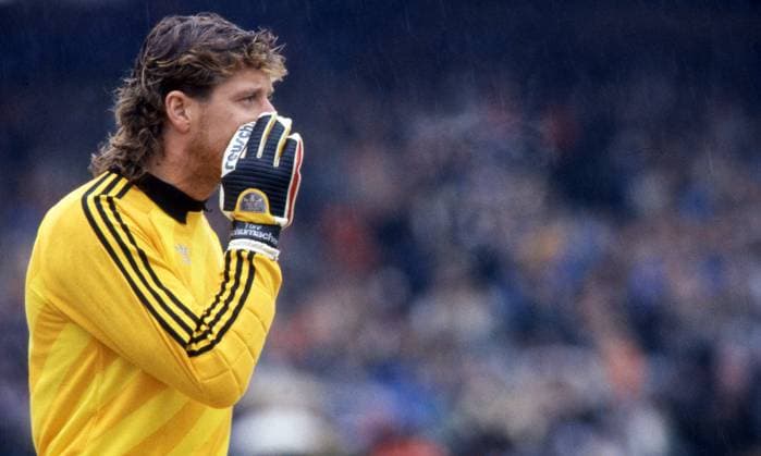 Archivbilder der Woche SPORT KW23 05.02.86 Italien - Deutschland Italien, Avellino, 05.02.1986, Fussball, Freundschaftsspiel, Italien - DFB Deutschland (1:2): Harald Toni Schumacher (Deutschland). *** 05 02 86 Italy Germany Italy, Avellino, 05 02 1986, Football, Friendly match, Italy DFB Germany 1 2 Harald Toni Schumacher Germany