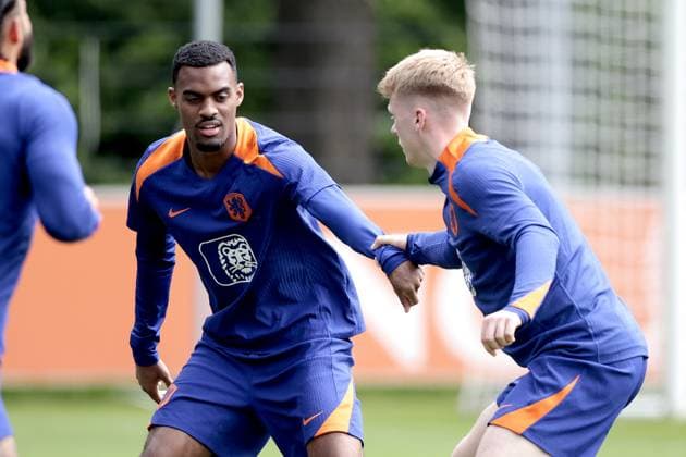 ZEIST - Ryan Gravenberch, Jerdy Schouten during a training session of the Dutch national team, Nationalteam at the KNVB Campus on June 3, 2024 in Zeist, the Netherlands. The Dutch national team is preparing for the European Football Championship in Germany. ANP JEROEN PUTMANS UEFA EURO, EM, Europameisterschaft,Fussball 2024 Germany 2024 xVIxANPxSportx xxANPxIVx 500234929 originalFilename: 500234929.jpg