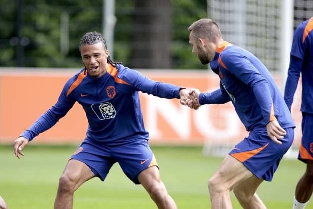 ZEIST - Nathan Ake during a training session of the Dutch national team, Nationalteam at the KNVB Campus on June 3, 2024 in Zeist, the Netherlands. The Dutch national team is preparing for the European Football Championship in Germany. ANP JEROEN PUTMANS UEFA EURO, EM, Europameisterschaft,Fussball 2024 Germany 2024 xVIxANPxSportx xxANPxIVx 500234931 originalFilename: 500234931.jpg