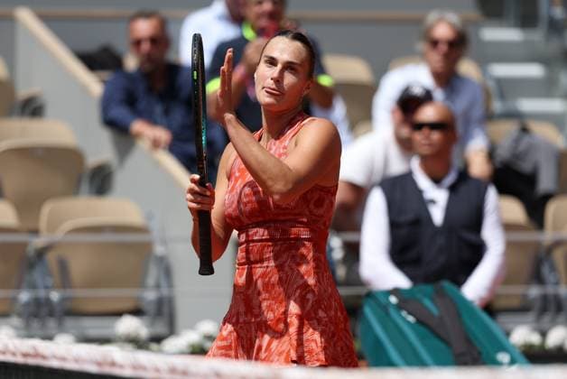 ROLAND GARROS 2024 Thierry Larret Maxppp. Tennis. Roland Garros 2024. Internationaux de France de tennis. Stade Roland Garros, Paris (75). Le 2 juin 2024. Court Philippe Chatrier : Emma NAVARRO (USA vs Aryna SABALENKA (RUS) PARIS (75) STADE ROLAND GARROS PARIS ILE DE FRANCE FRANCE  Copyright: xThierryxLarret MAXPPPxThierryxLarretx TL_20240603_0147 0492810568st