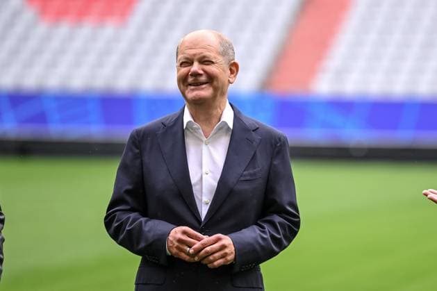 03.06.2024, Munich , Germany, Fussball Arena Munich, Bundeskanzlers Olaf Scholz in der Fussball Arena Muenchen - UEFA EURO, EM, Europameisterschaft,Fussball 2024, Bundeskanzler Olaf Scholz Schaut (Foto H. Langer) Munich Fussball Arena Munich Germany