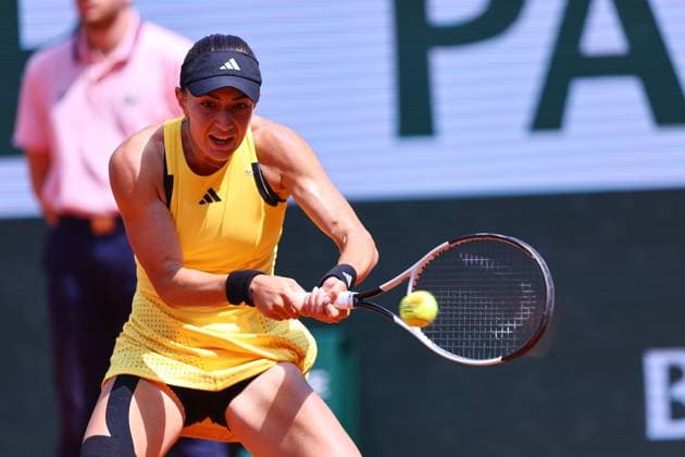 2024.06.03 Paryz Tenis French Open Roland Garros 2024 Elina Avanesyan - Jasmine Paolini N Z Elina Avanesyan Foto Pawel Andrachiewicz PressFocus 2024.06.03 Paris Tennis French Open Roland Garros 2024 Elina Avanesyan - Jasmine Paolini Elina Avanesyan Photo Pawel Andrachiewicz PressFocus NEWSPIX.PL --- Newspix.pl  20240603_PF_PA058