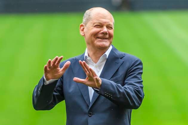 Sport Themen der Woche KW23 Sport Bilder des Tages GER, Pressetermin mit Olaf Scholz Bundeskanzler der Bundesrepublik Deutschland in der Münchner Allianz Arena die während der UEFA EURO, EM, Europameisterschaft,Fussball 2024 unbenannt wird in Fußball Arena München 03.06.2024, Allianz Arena, Muenchen, GER, Pressetermin mit Olaf Scholz Bundeskanzler der Bundesrepublik Deutschland in der Münchner Allianz Arena die während der UEFA Euro 2024 unbenannt wird in Fußball Arena München , im Bild Olaf Scholz Bundeskanzler der Bundesrepublik Deutschland *** GER, Press event with Olaf Scholz Federal Chancellor of the Federal Republic of Germany at the Munich Allianz Arena which will be renamed Football Arena Munich during UEFA Euro 2024 03 06 2024, Allianz Arena, Munich, GER, Press event with Olaf Scholz Federal Chancellor of the Federal Republic of Germany at the Munich Allianz Arena which will be renamed Football Arena Munich during UEFA Euro 2024 , in the picture Olaf Scholz Federal Chancellor of the Federal Republic of Germany nordphotoxGmbHx xStraubmeier nph00004