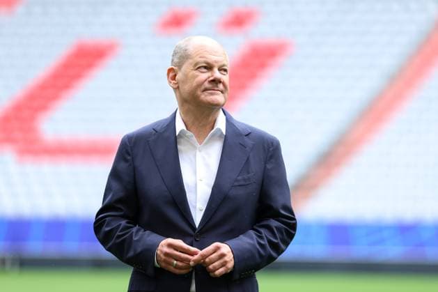 Besuch des Bundeskanzlers am 03.06.2024 in der Fußball Arena München in München Olaf Scholz ( Bundeskanzler )