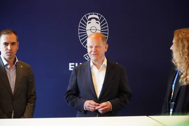 VIP Loge in der EM Arena München mit Bundekanzler Olaf Scholz (SPD) und Philipp Lahm - München 03.06.2024: Kanzler Olaf Scholz besucht EM-Arena München