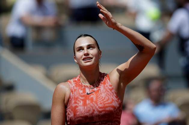 Sport Bilder des Tages Aryna Sabalenka celebrates after winning her match against Emma Navarro of United States during Women™s Single Round of 16 of 2024 French Open - Day 9 at Roland Garros on June 3, 2024 in Paris, France. (Photo by JustPictures) Paris Roland Garros France