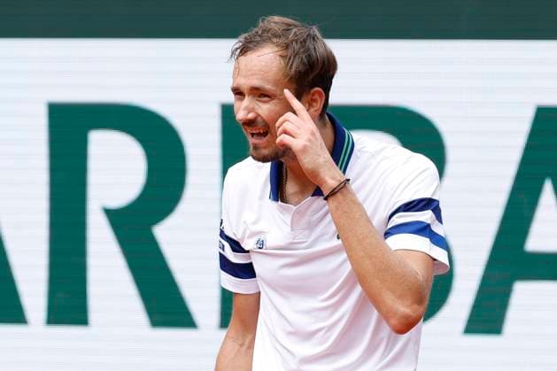 June 3, 2024, Paris, Paris, France: Paris, Paris, France:Daniil Medvedev (Ã¢â‚¬react during the tennis Grand Slam of Roland Garros 2024, day 9, match between Alex De Minaur (AUS) and Daniil Medvedev (Ã¢â‚¬) at Roland Garros Stadium - on jjune 3 2024.Paris - France Paris France - ZUMAb253 20240603_zsp_b253_068 Copyright: xLoicxBaratouxx