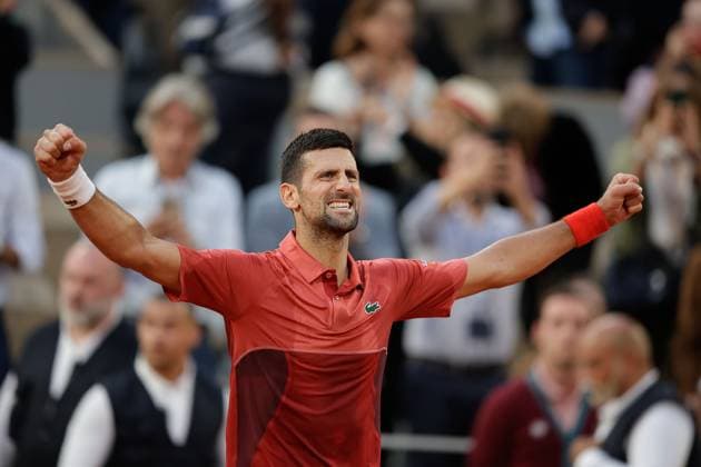 03.06.2024, Tennis, French Open 2024 Roland-Garros, FRA, Paris, Men™s Singles Court Philippe-Chatrier - FOURTH ROUND Novak Djokovic (Serbia) - Francisco Cerundolo (Argentina) Bild: v. li. Novak Djokovic (Serbia) jubelt Copyright: HMBxMedia AntonioxBorga