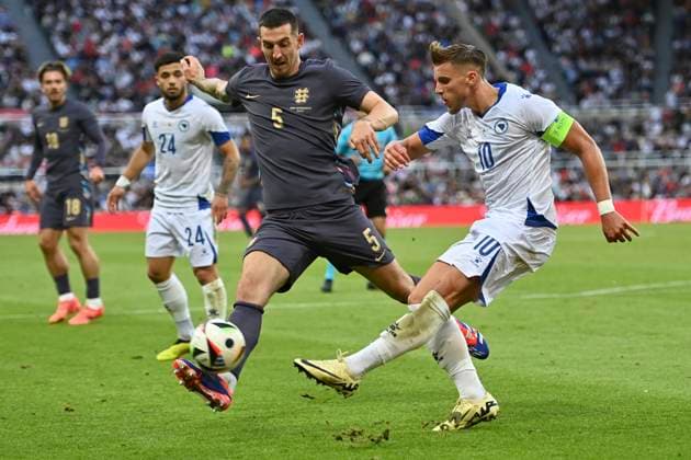 NEWCASTLE UPON TYNE, ENGLAND - JUNE 3: Ermedin DemiroviÄ? (R) of Bosnia & Herzegovina and Lewis Dunk (L) of England in action during the International Friendly, Länderspiel, Nationalmannschaft match between England and Bosnia & Herzegovina at St James Park on June 3, 2024 in Newcastle upon Tyne, England. (Photo by Will Palmer SPP) (Will Palmer SPP) Copyright: xWillxPalmer SPPx spp-en-WiPa-RC4_WPA_ENGxBOS_03jun2024_SP-8933