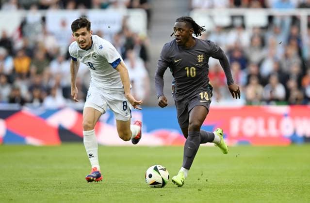 Eberechi Eze of England is pressured by Armin Gigovic of Bosnia and Herzegovina England v Bosnia and Herzegovina, International Friendly, Länderspiel, Nationalmannschaft Football, St James Park, Newcastle, UK, 03 June 2024 EDITORIAL USE ONLY No use with unauthorised audio, video, data, fixture lists, club league logos or live services. Online in-match use limited to 120 images, no video emulation. No use in betting, games or single club league player publications.  Copyright: xGreigxCowie Shutterstockx 14520843bi