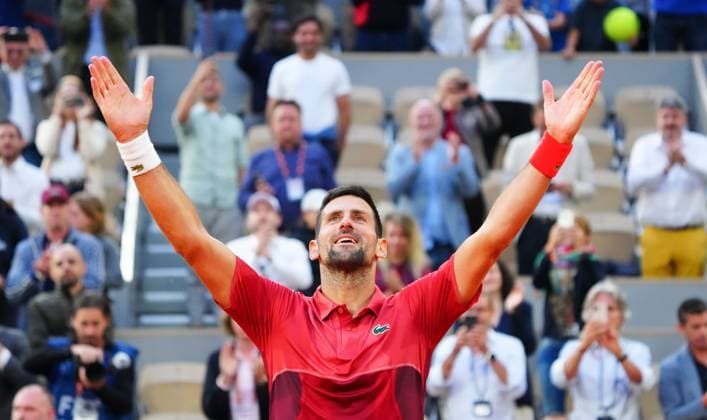 Novak Djokovic celebrates his five set fourth round win over Francisco Cerundolo French Open Tennis, Day 9, Tennis, Roland Garros, Paris, France - 03 June 2024  Copyright: xJavierxGarcia Shutterstockx 14519129bq