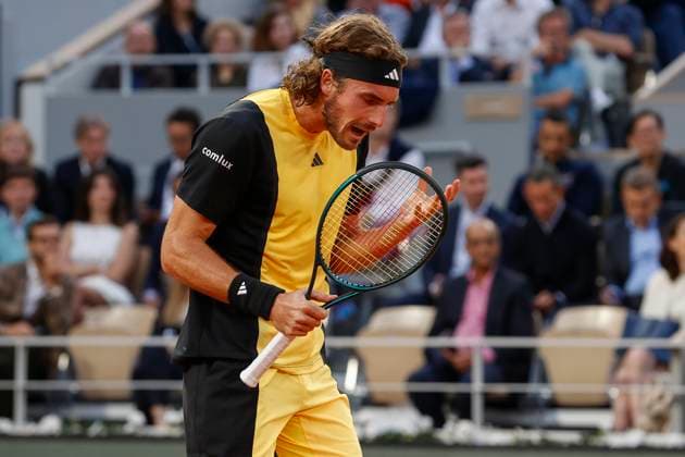 June 4, 2024, Paris, Paris, France: June 3, 2024, Paris, Paris,Stefanos Tsitsipas (GRE) react during the tennis Grand Slam of Roland Garros 2024, day 10, match between Stefanos Tsitsipas (GRE) and Carlos Alcaraz (ESP) at Roland Garros Stadium - on june 4 2024.Paris - France Paris France - ZUMAb253 20240604_zsp_b253_119 Copyright: xLoicxBaratouxx