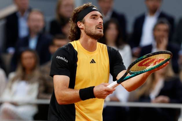 June 4, 2024, Paris, Paris, France: June 3, 2024, Paris, Paris,Stefanos Tsitsipas (GRE) react during the tennis Grand Slam of Roland Garros 2024, day 10, match between Stefanos Tsitsipas (GRE) and Carlos Alcaraz (ESP) at Roland Garros Stadium - on june 4 2024.Paris - France Paris France - ZUMAb253 20240604_zsp_b253_157 Copyright: xLoicxBaratouxx