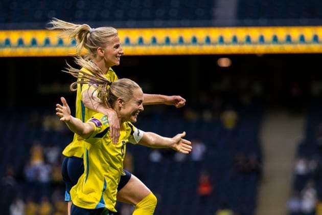 Sport Themen der Woche KW23 Sport Bilder des Tages 240604 Sofia Jakobsson and Magdalena Eriksson of Sweden celebrate after 1-0 during the UEFA Women s EURO Qualifying, EM, Europameisterschaft football match between Sweden and Ireland on June 4, 2024 in Stockholm. Photo: Johanna Säll BILDBYRAN kod JL JL0385 fotboll football soccer fotball em-kval kval uefa womens EURO Qualifier, EM, Europameisterschaft qualifier irland sverige sweden ireland dam bbeng jubel *** 240604 Sofia Jakobsson and Magdalena Eriksson of Sweden celebrate after 1 0 during the UEFA Women s Euro Qualifying football match between Sweden and Ireland on June 4, 2024 in Stockholm Photo Johanna Säll BILDBYRAN kod JL JL0385 fotboll football soccer fotball em kval kval uefa womens euro qualifier qualifier irland sverige sweden ireland dam bbeng jubel  Copyright: JOHANNAxSÄLL BB240604ZL004