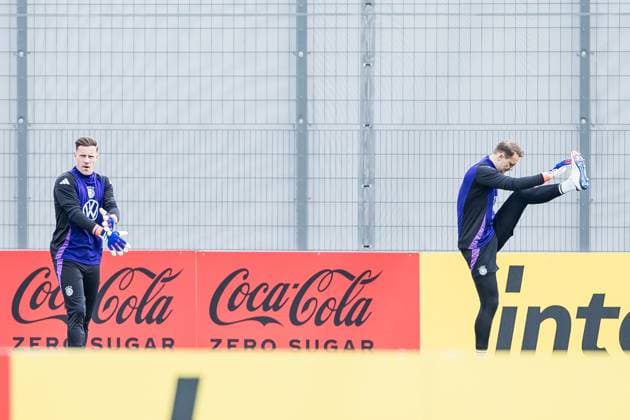 Trainingslager Vorbereitung UEFA EURO 2024 Deutschland; 05.06.2024 Die Torhüter wärmen sich auf dem hinteren Trainingsplatz auf Marc-Andre ter Stegen (Deutschland, 22), Manuel Neuer (Deutschland, 1) Trainingslager Vorbereitung UEFA EURO 2024 Deutschland - Training; HerzoBase, Herzogenaurach am 05.06.2024 Copyright: xBEAUTIFULxSPORTS Wunderlx