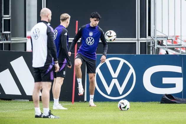 Trainingslager Vorbereitung UEFA EURO 2024 Deutschland; 05.06.2024 Aleksandar Pavlovic (Deutschland, 25) am Ball Trainingslager Vorbereitung UEFA EURO 2024 Deutschland - Training; HerzoBase, Herzogenaurach am 05.06.2024 Copyright: xBEAUTIFULxSPORTS Wunderlx
