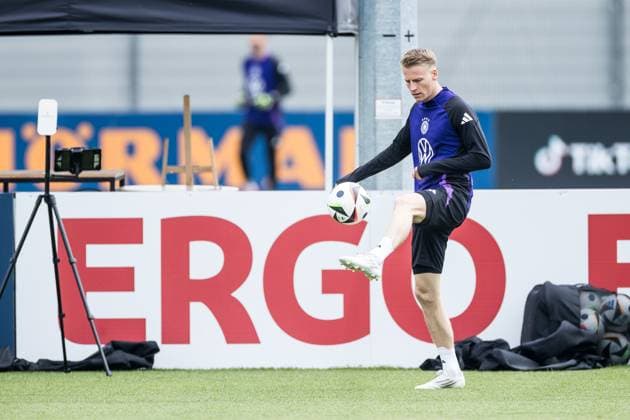 Trainingslager Vorbereitung UEFA EURO 2024 Deutschland; 05.06.2024 Chris Führich (Deutschland, 11) am Ball Trainingslager Vorbereitung UEFA EURO 2024 Deutschland - Training; HerzoBase, Herzogenaurach am 05.06.2024 Copyright: xBEAUTIFULxSPORTS Wunderlx