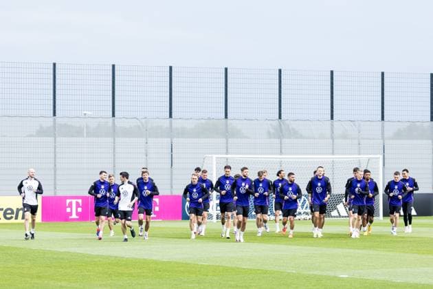 Trainingslager Vorbereitung UEFA EURO 2024 Deutschland; 05.06.2024 Warmlaufen zu Trainingsbeginn Trainingslager Vorbereitung UEFA EURO 2024 Deutschland - Training; HerzoBase, Herzogenaurach am 05.06.2024 Copyright: xBEAUTIFULxSPORTS Wunderlx