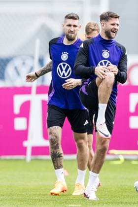 Trainingslager Vorbereitung UEFA EURO 2024 Deutschland; 05.06.2024 Niclas Füllkrug (Deutschland) lachend im Warm Up Trainingslager Vorbereitung UEFA EURO 2024 Deutschland - Training; HerzoBase, Herzogenaurach am 05.06.2024 Copyright: xBEAUTIFULxSPORTS Wunderlx