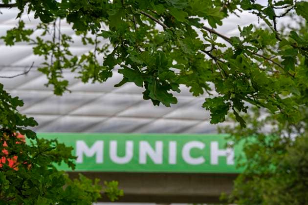 30.05.2024, Fussball Europameisterschaft 2024, Das EM-Stadion München Fußball Arena, so heisst die Allianz-Arena München während der EM, an der Fassade wurde bereits der urprüngliche Name abmontiert.