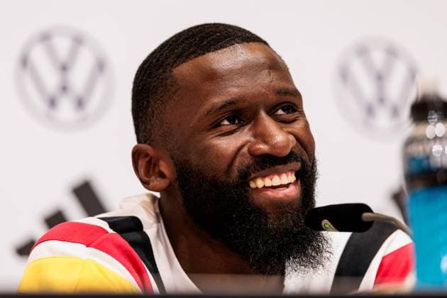 Trainingslager Vorbereitung UEFA EURO 2024 Deutschland; 05.06.2024 Antonio Rüdiger (Deutschland) lacht Trainingslager Vorbereitung UEFA EURO 2024 Deutschland - Pressekonferenz; HerzoBase, Herzogenaurach am 05.06.2024 Copyright: xBEAUTIFULxSPORTS Wunderlx