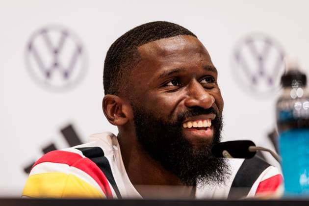 Trainingslager Vorbereitung UEFA EURO 2024 Deutschland; 05.06.2024 Antonio Rüdiger (Deutschland) lacht, lächelt Trainingslager Vorbereitung UEFA EURO 2024 Deutschland - Pressekonferenz; HerzoBase, Herzogenaurach am 05.06.2024 Copyright: xBEAUTIFULxSPORTS Wunderlx