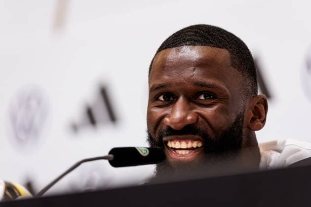 Trainingslager Vorbereitung UEFA EURO 2024 Deutschland; 05.06.2024 Antonio Rüdiger (Deutschland) lacht, lachend Trainingslager Vorbereitung UEFA EURO 2024 Deutschland - Pressekonferenz; HerzoBase, Herzogenaurach am 05.06.2024 Copyright: xBEAUTIFULxSPORTS Wunderlx