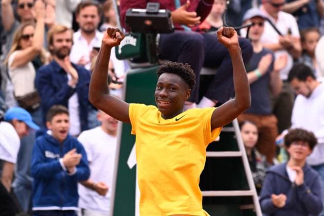 Moise Kouame ( FRA ) celebrates his match victory during the 2024 French Open at Roland Garros on June 5, 2024 in Paris, France. ( Photo by federico pestellini panoramic ) - TENNIS : Roland Garros 2024 - Internationaux de France - 05 06 2024 FedericoPestellini Panoramic 