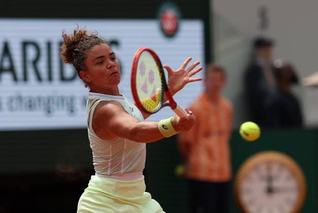 ROLAND GARROS 2024 Thierry Larret Maxppp. Tennis. Roland Garros 2024. Internationaux de France de tennis. Stade Roland Garros, Paris (75). Le 5 juin 2024. Quart de finale. Court Philippe Chatrier : Jasmine PAOLINI (ITA) vs Elena RYBAKINA (KAZ) PARIS (75) STADE ROLAND GARROS PARIS ILE DE FRANCE FRANCE  Copyright: xThierryxLarret MAXPPPxThierryxLarretx TL_20240605_0025 0493820560st