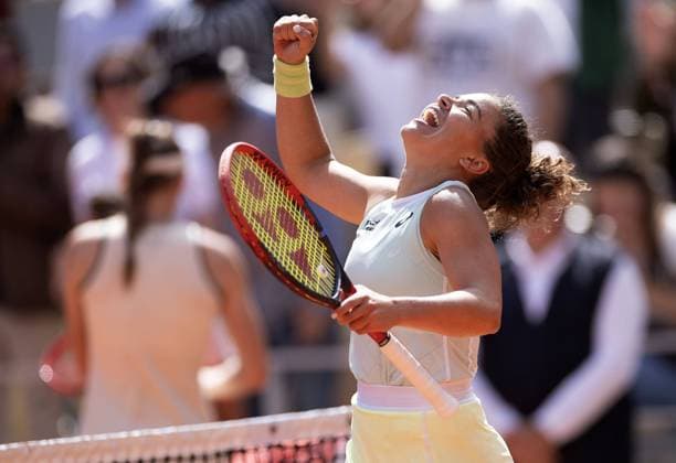 Bilder des Jahres 2024, Sport 06 Juni Sport Themen der Woche KW23 Sport Bilder des Tages Jasmine Paolini of Italy celebrates French Open Tennis, Day 11, Tennis, Roland Garros, Paris, France - 05 June 2024  Copyright: xEllaxLing Shutterstockx 14521937w