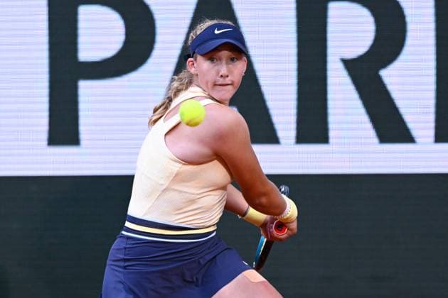 Mirra Andreeva ( RUS ) during the 2024 French Open at Roland Garros on June 5, 2024 in Paris, France. ( Photo by federico pestellini panoramic ) - TENNIS : Roland Garros 2024 - Internationaux de France - 05 06 2024 FedericoPestellini Panoramic 