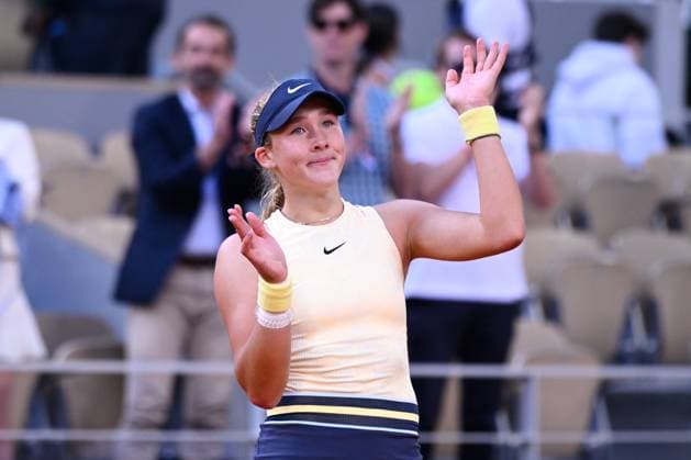 Mirra Andreeva ( RUS ) celebrates her match victory during the 2024 French Open at Roland Garros on June 5, 2024 in Paris, France. ( Photo by federico pestellini panoramic ) - TENNIS : Roland Garros 2024 - Internationaux de France - 05 06 2024 FedericoPestellini Panoramic 
