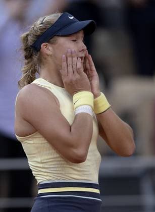 Mirra Andreeva of Russia celebrates on match point French Open Tennis, Day 11, Tennis, Roland Garros, Paris, France - 05 June 2024  Copyright: xEllaxLing Shutterstockx 14521937ag