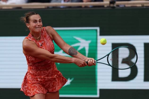 ROLAND GARROS 2024 Thierry Larret Maxppp. Tennis. Roland Garros 2024. Internationaux de France de tennis. Stade Roland Garros, Paris (75). Le 5 juin 2024. Quart de finale. Court Philippe Chatrier : Court Philippe Chatrier : Mirra ANDREEVA (RUS) vs Aryna SABALENKA (RUS) PARIS (75) STADE ROLAND GARROS PARIS ILE DE FRANCE FRANCE  Copyright: xThierryxLarret MAXPPPxThierryxLarretx TL_20240605_0291 0493875107st