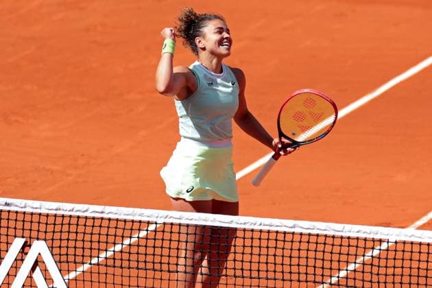 5th June 2024; Roland Garros, Paris, France; 2024 French Open Tennis tournament, Day 11; Jasmine Paolini (ITA) celebrates her win over Elena Rybakina (KAZ)  ActionPlus12651086 JonxBromley
