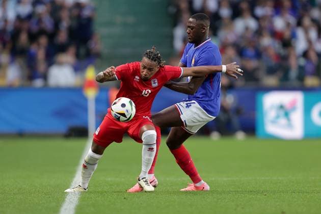 Gerson Rodrigues (Luxemburg 10) im Zweikampf mit Ibrahima KonatÃ (Frankreich 24) Fussball, Saison 20223-2024, Freundschaftsspiel, Länderspiel 05.06.2024 Nationalmannschaft Frankreich - Luxemburg (France vs Luxembourg) Stade Saint-Symphorien, Metz