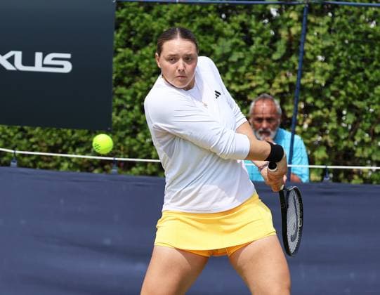 TENNIS - ITF, Surbiton Trophy SURBITON,ENGLAND,05.JUN.24 - TENNIS - ITF Women s World Tennis Tour, Surbiton Trophy. Image shows Jule Niemeier (GER).  GEPAxpictures xAlanxGrieves