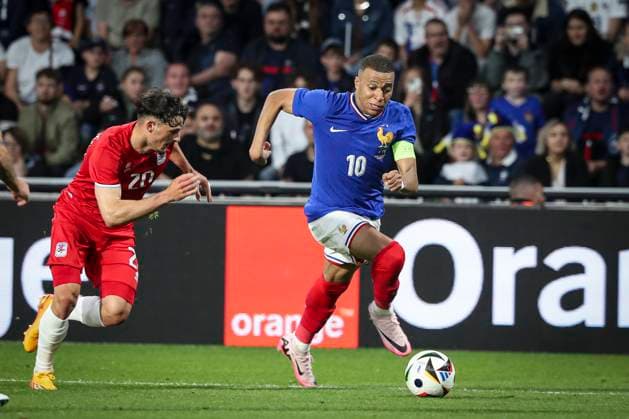 Kylian MbappÃ 10 FOOTBALL: FRANCE - LUXEMBOURG PREPARATION - EURO 2024 Stade saint-symphorien- Metz. 05.- 06-2024 ElyxandroCegarra Panoramic 